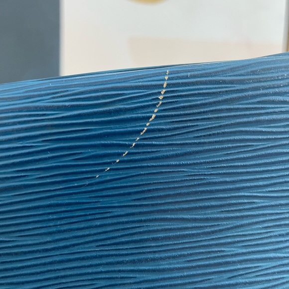 Louis Vuitton LV Authentic Blue Epi Petit Noe Shoulder Leather Bucket Bag - Picture 12 of 15